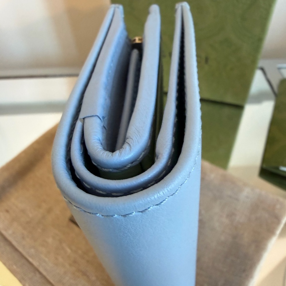 New Gucci Light Blue GG Wallet - Picture 7 of 8